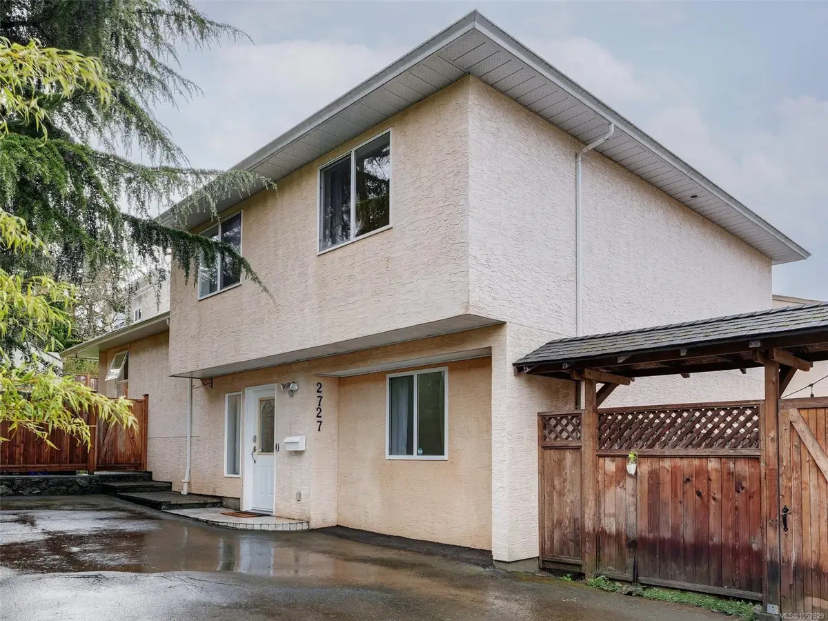 2727 Grosvenor Rd, Victoria BC V8T 3M8