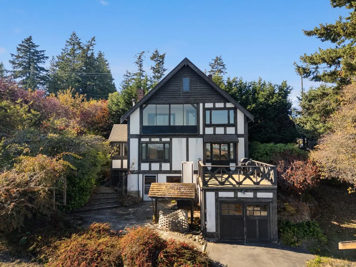 5904 Old East Rd, Saanich BC V8Y 1V6
