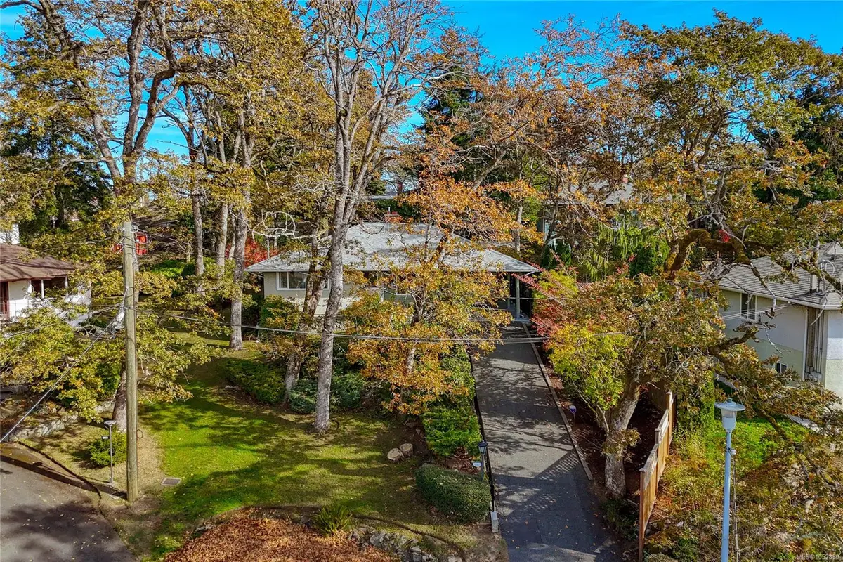 1287 Filmer Rd, Saanich BC V8P 1W5