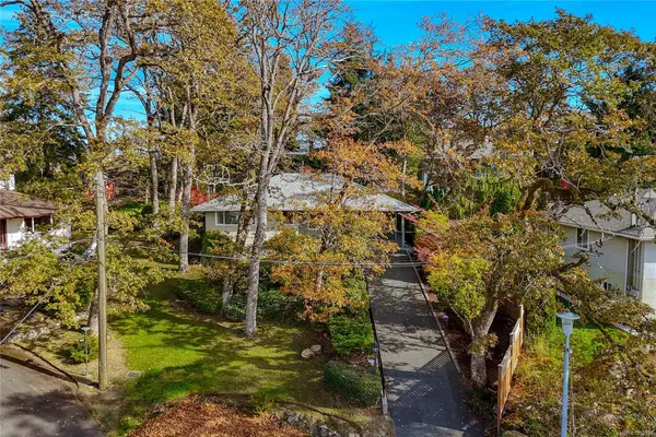 1287 Filmer Rd, Saanich BC V8P 1W5 - 3 bed, 2 bath property for sale in Saanich