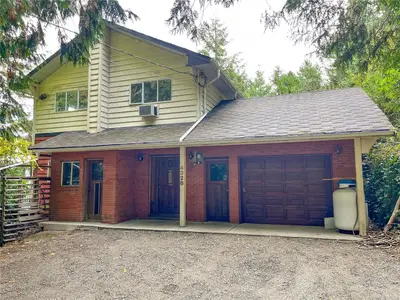 4328 Trans Canada Hwy, Malahat BC V0R 2L0