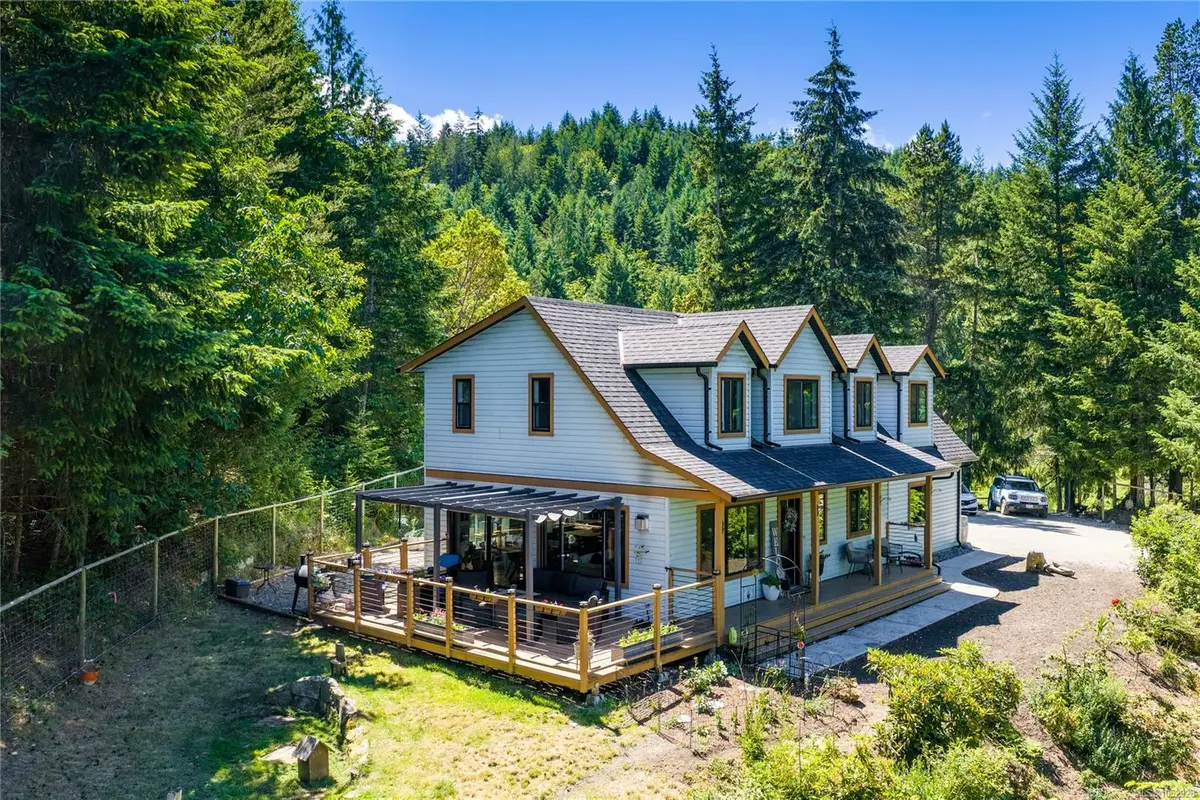 1691 Meadowood Way, Qualicum Beach BC V9K 2S3