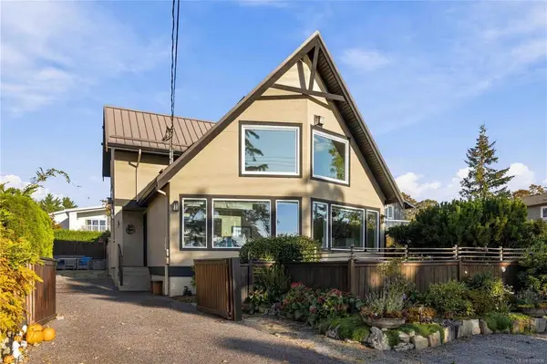 10189 West Saanich Rd, North Saanich BC V8L 5T6 - 3 bed, 3.0 bath in North Saanich