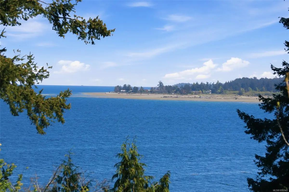 590 Willow St, Parksville BC V9P 1A5
