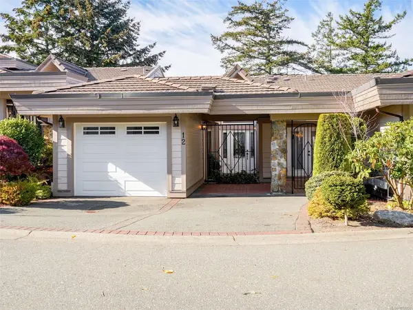#12 - 934 Boulderwood Rise #12, Saanich BC V8Y 3H5 - 3 bed, 3.0 bath in Saanich