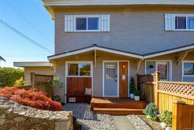 #5 - 10145 Third St #5, Sidney BC V8L 3B5
