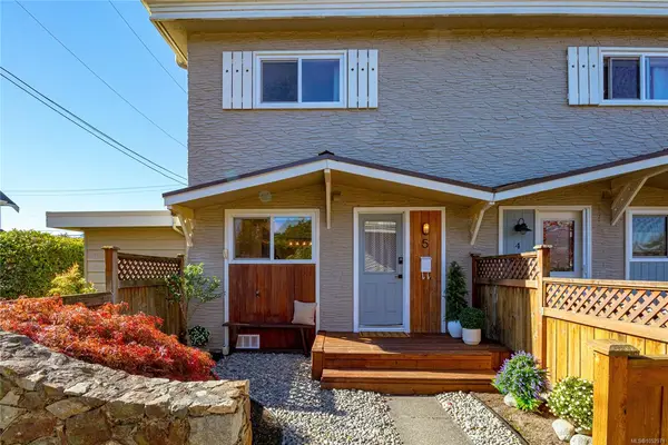 #5 - 10145 Third St #5, Sidney BC V8L 3B5 - 2 bed, 1.0 bath in Sidney