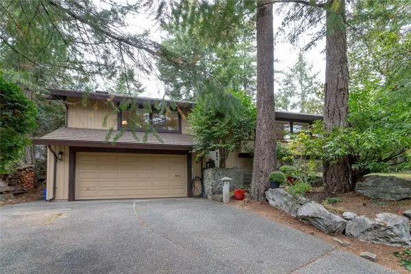 1043 Pondwood Lane, Saanich BC V8X 4S6 - 3 bed, 2 bath property for sale in Saanich