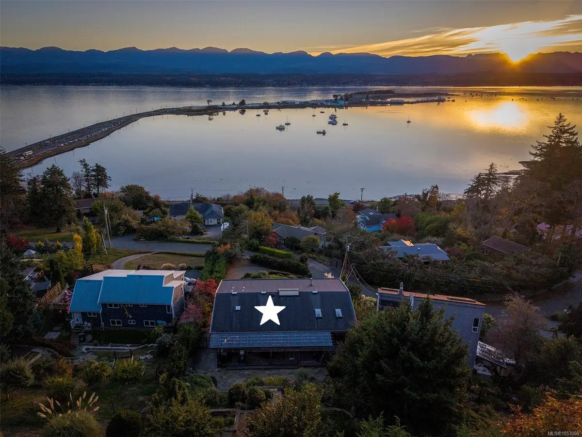 1164 Yates Rd, Comox BC V9M 3X3