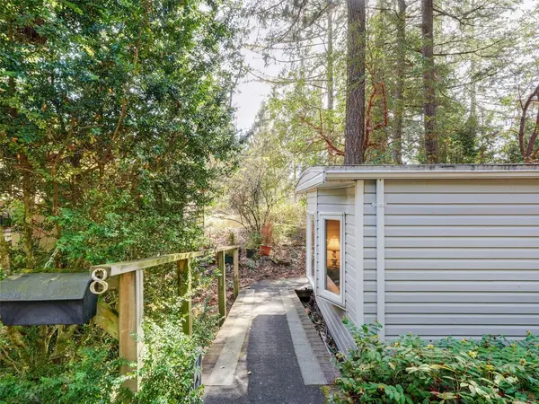 #8 - 2500 Florence Lake Rd #8, Langford BC V9B 4H2 - 2 bed, 1 bath in Langford