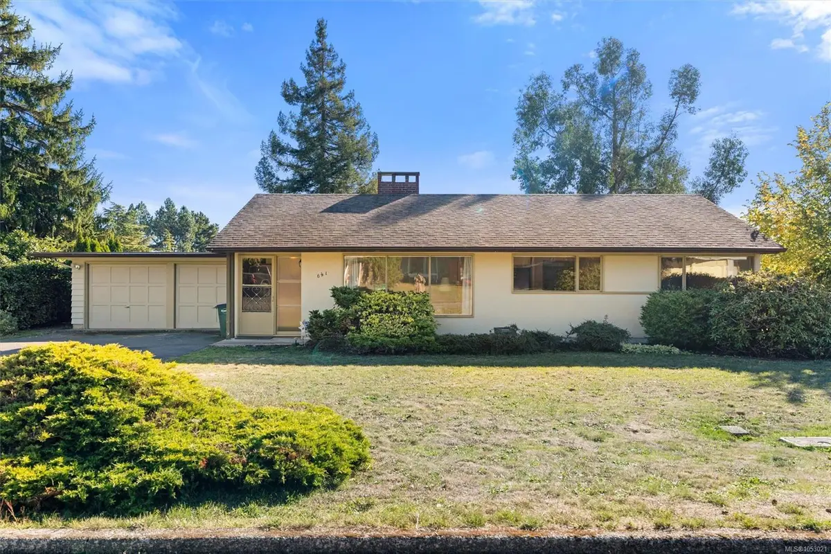 641 Jones Terr, Saanich BC V8Z 2L6