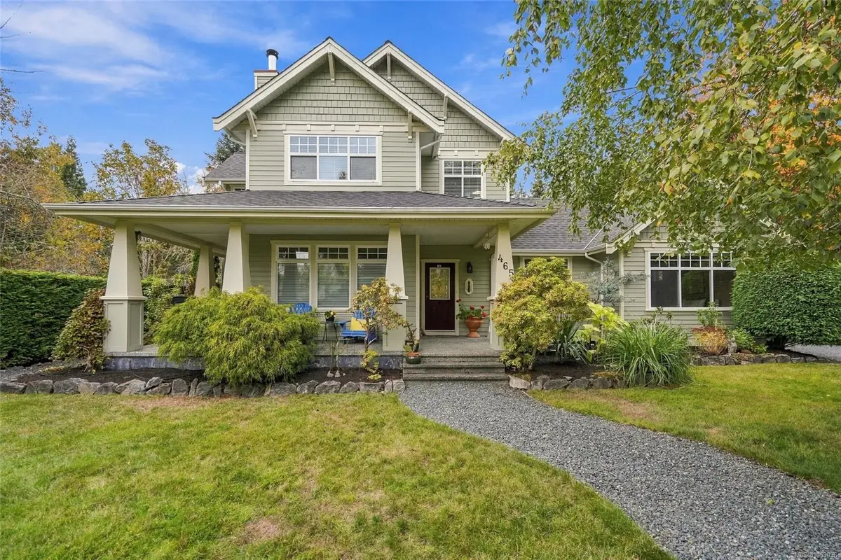 465 First Ave W, Qualicum Beach BC V9K 1J8