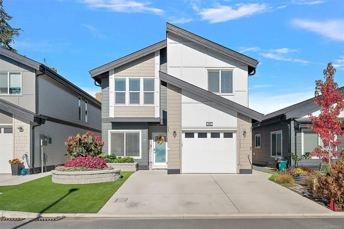 29 Saanich Ridge Dr, Central Saanich BC V8M 0B8