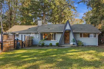 659 Strandlund Ave, Langford BC V9B 3G2