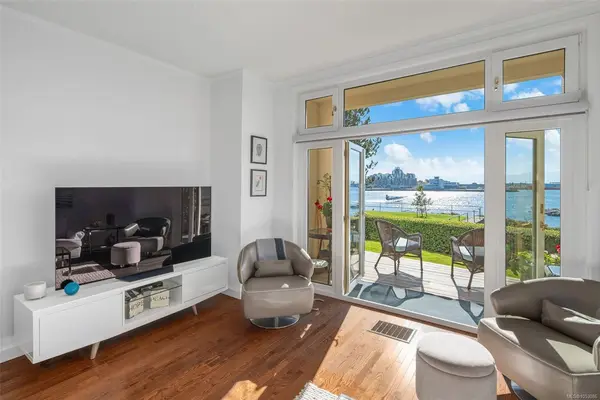 #90 - 208 Russell St #90, Victoria BC V9A 3X2 - 3 bed, 3.0 bath in Victoria