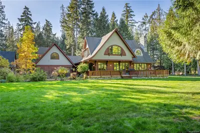 780 View Rd, Qualicum Beach BC V9K 1N3