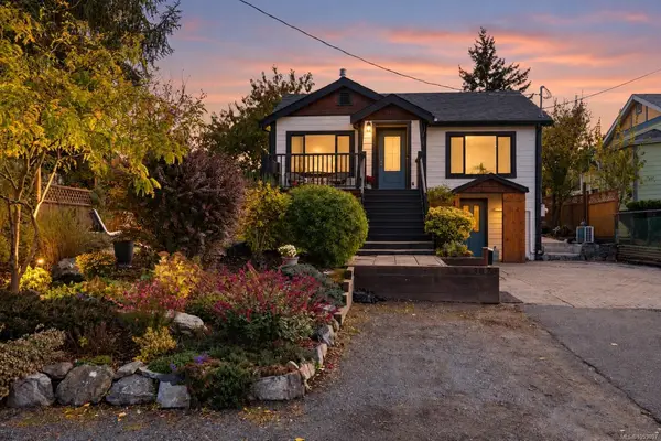 3023 Donald St, Saanich BC V9A 1Y1 - 5 bed, 4.0 bath in Saanich