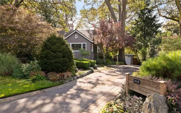 1461 Derby Rd, Saanich BC V8P 1T2 - 5 bed, 3.0 bath in Saanich
