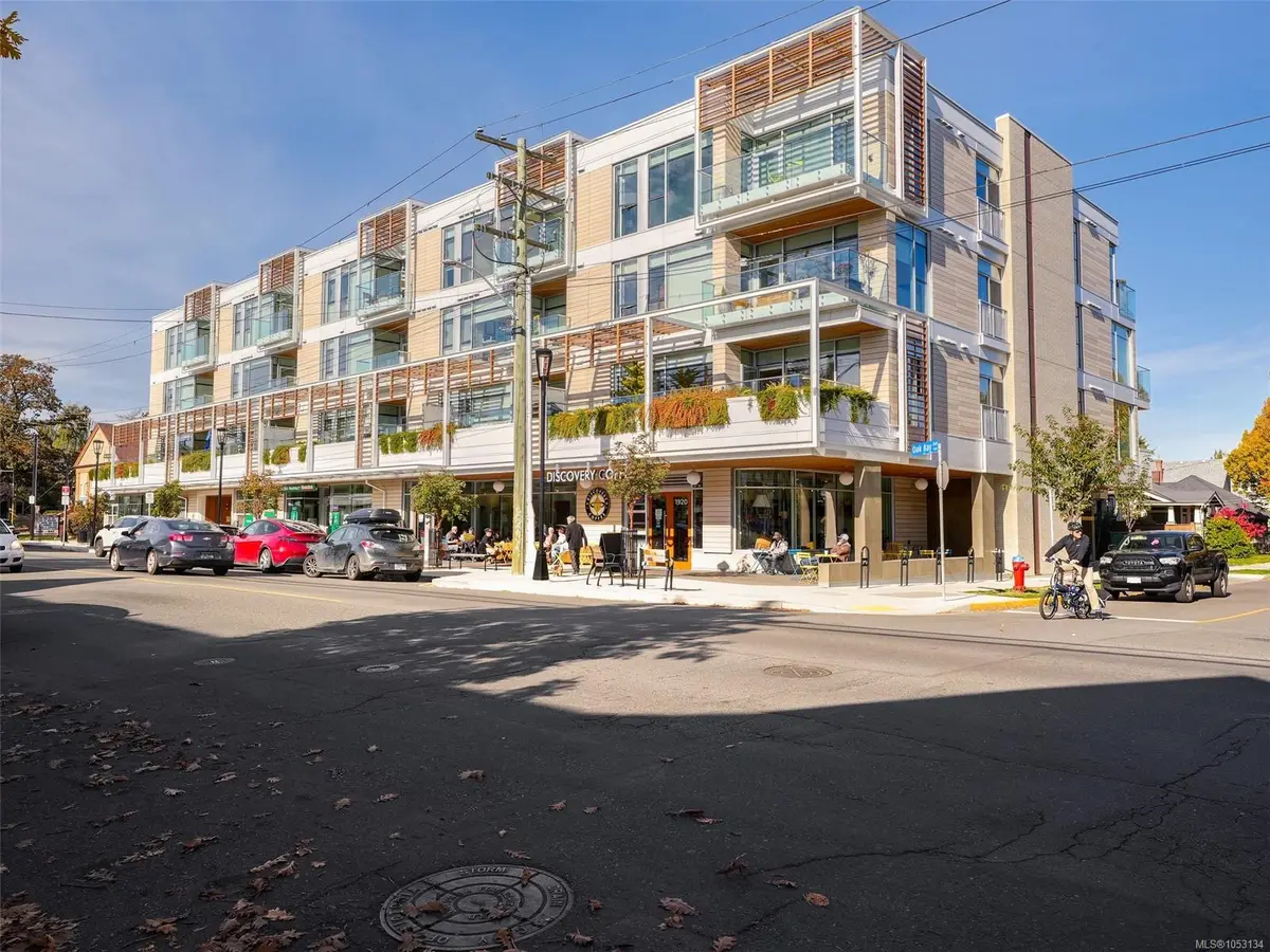 #210 - 1916 Oak Bay Ave #210, Victoria BC V8R 0B1