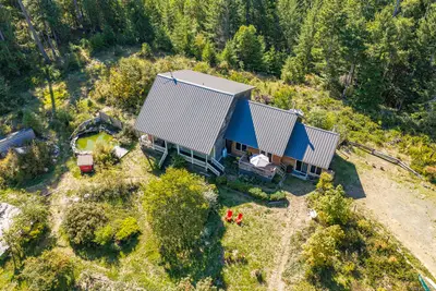 10225 Greenhill Rd, Denman Island BC V0R 1T0