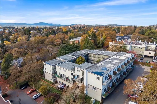 #211 - 991 Cloverdale Ave #211, Saanich BC V8X 2T5 - 2 bed, 1.0 bath in Saanich