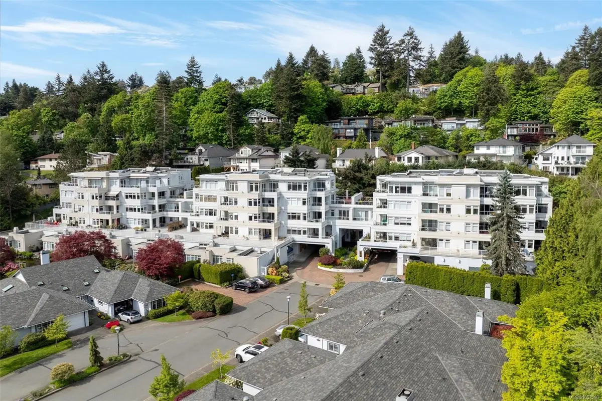 #209 - 5110 Cordova Bay Rd #209, Saanich BC V8Y 2K5