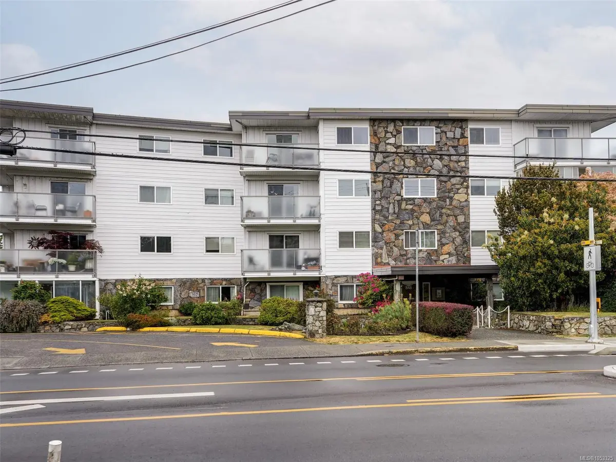 #4 - 848 Esquimalt Rd #4, Esquimalt BC V9A 6W9