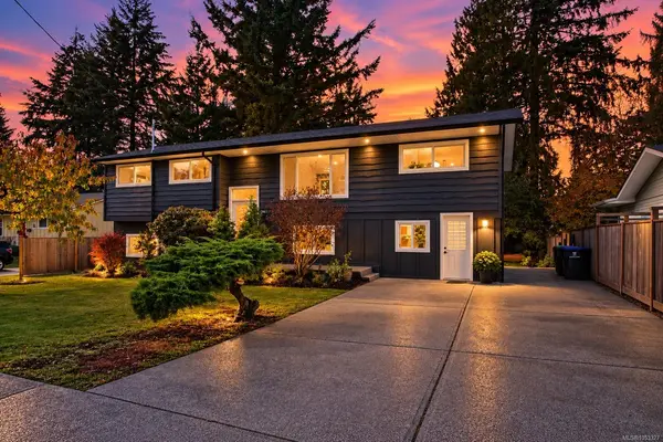 1561 Tull Ave, Courtenay BC V9N 3J4 - 5 bed, 3 bath property for sale in Courtenay