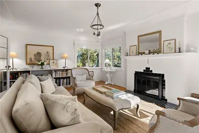 741 Cowper St, Saanich BC V9A 2G1