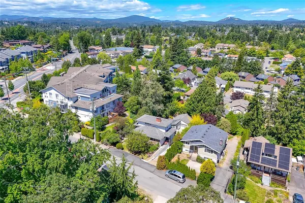 610 Kent Rd, Saanich BC V8Z 1Z1 - 3 bed, 3.0 bath in Saanich