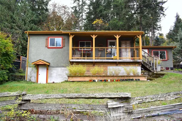 1120 Maple Bay Rd, Duncan BC V9L 5X1 - 4 bed, 2.0 bath in Duncan