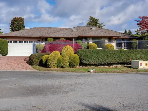 900 Paconla Pl, Central Saanich BC V8M 1C9 - 3 bed, 2.0 bath in Central Saanich