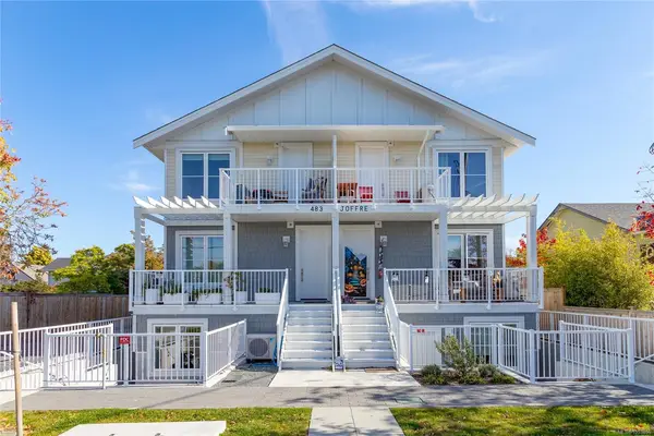 #101 - 483 South Joffre St #101, Esquimalt BC V9A 6C7 - 3 bed, 2.0 bath in Esquimalt