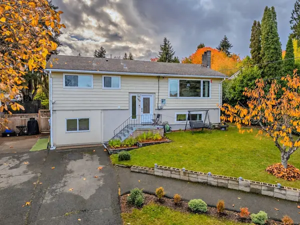 423 Poplar St, Nanaimo BC V9S 2H1 - 5 bed, 2.0 bath in Nanaimo