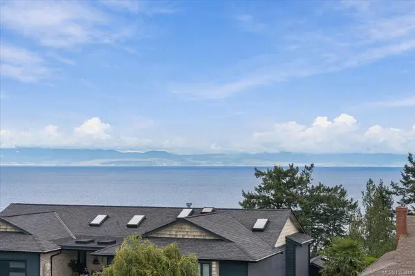 6087 Icarus Dr, Nanaimo BC V9V 1B7 - 3 bed, 3 bath property for sale in Nanaimo