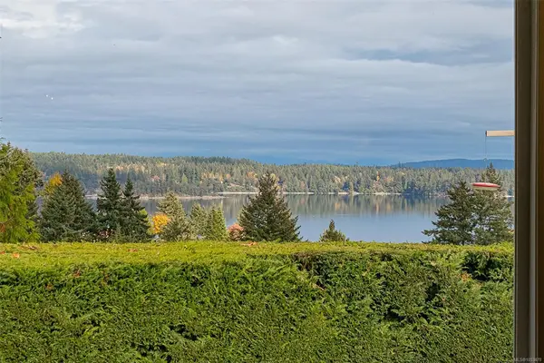 421A Walker Ave, Ladysmith BC V9G 1V2 - 4 bed, 3 bath property for sale in Ladysmith