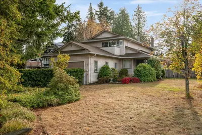 6695 Dover Rd, Nanaimo BC V9V 1A6