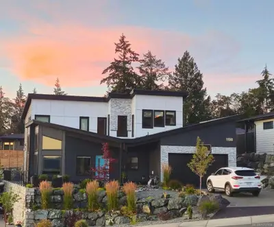 1198 Viewtop Rd, Duncan BC V9L 0H7