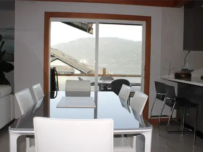 View 10
