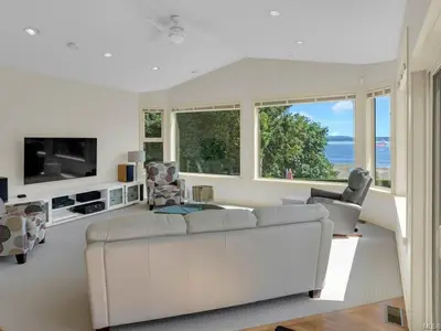 View 10