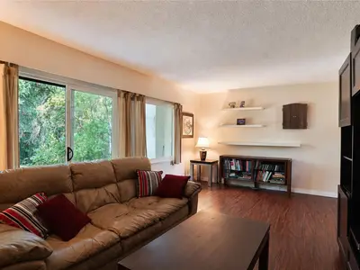 View 10
