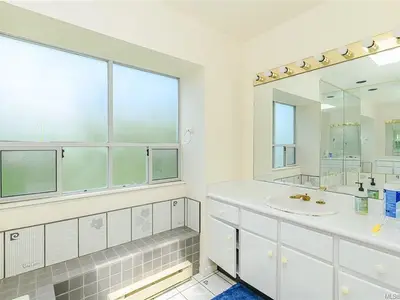 View 25