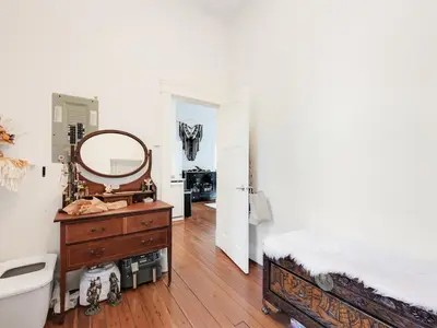 View 32