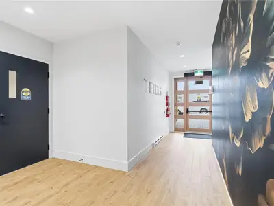 View 25